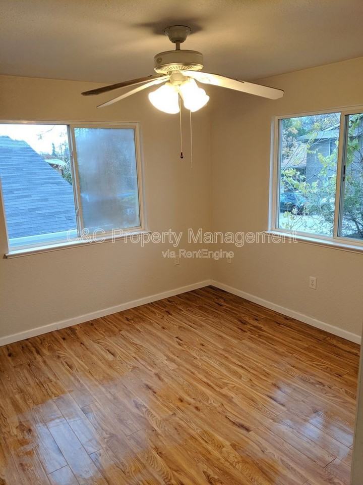 701 Oakland Ave #1 - Photo 2 of 5