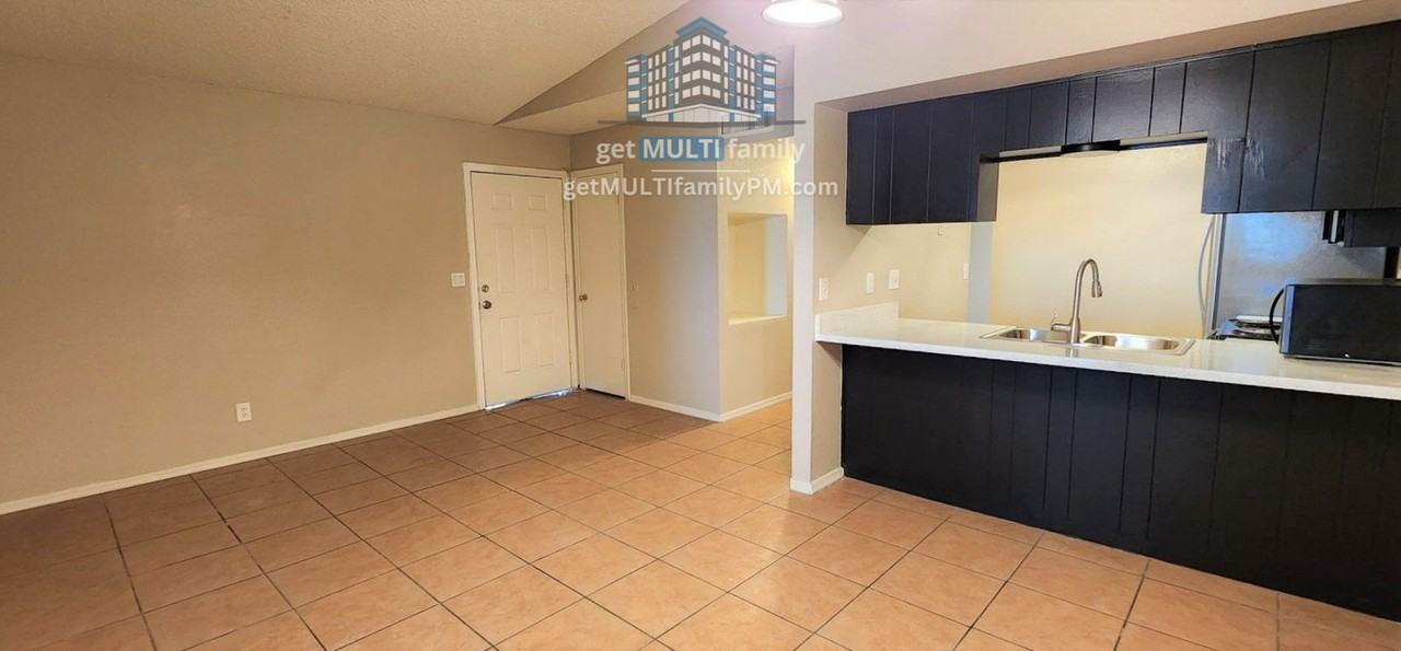 1903 N Spring #202 - Photo 2 of 22
