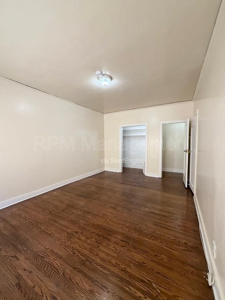 1825 Ivar Ave #105