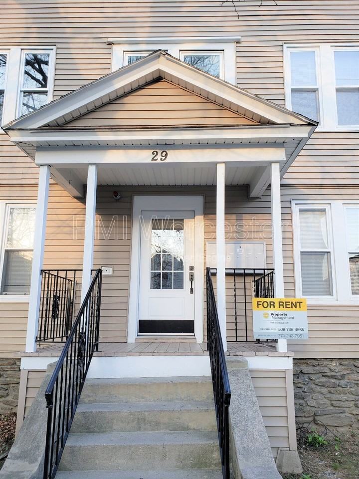 29 Loxwood St #1L - Photo 2 of 16