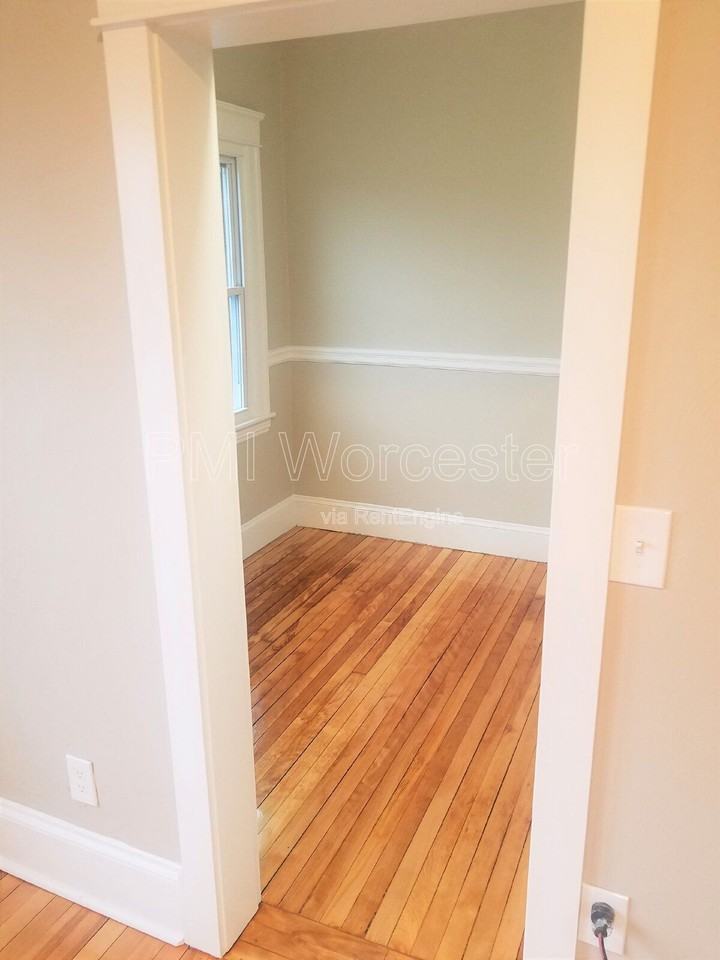 29 Loxwood St #1L - Photo 4 of 16