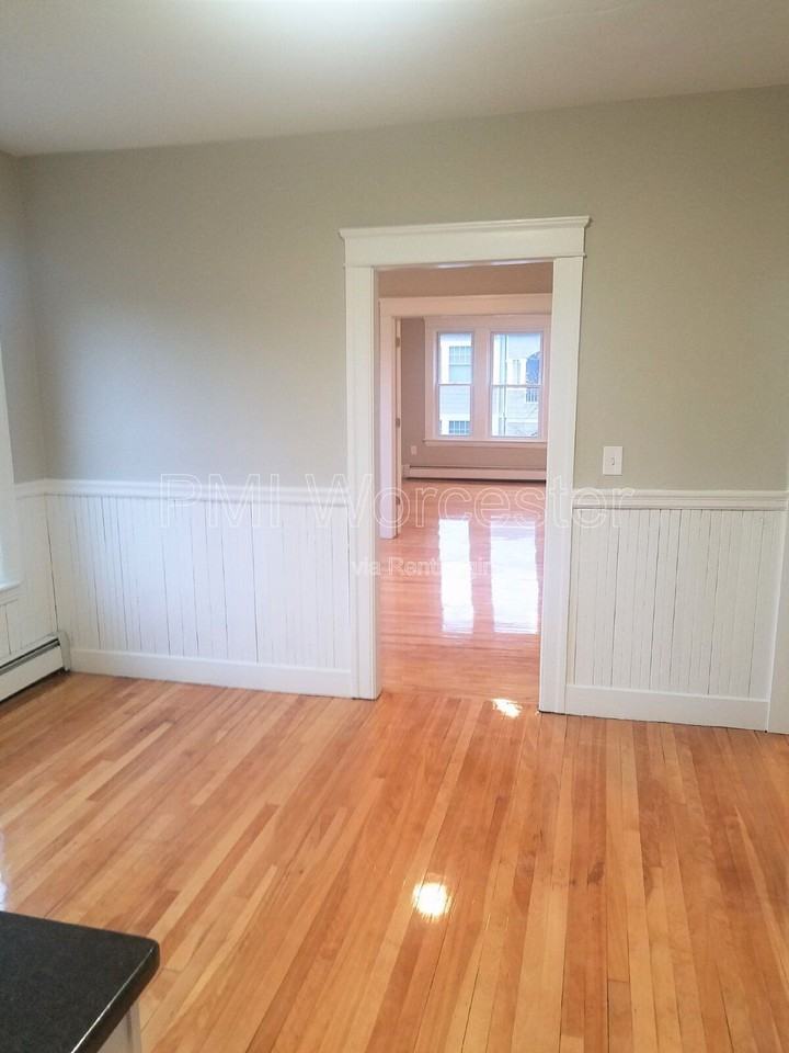 29 Loxwood St #1L - Photo 7 of 16