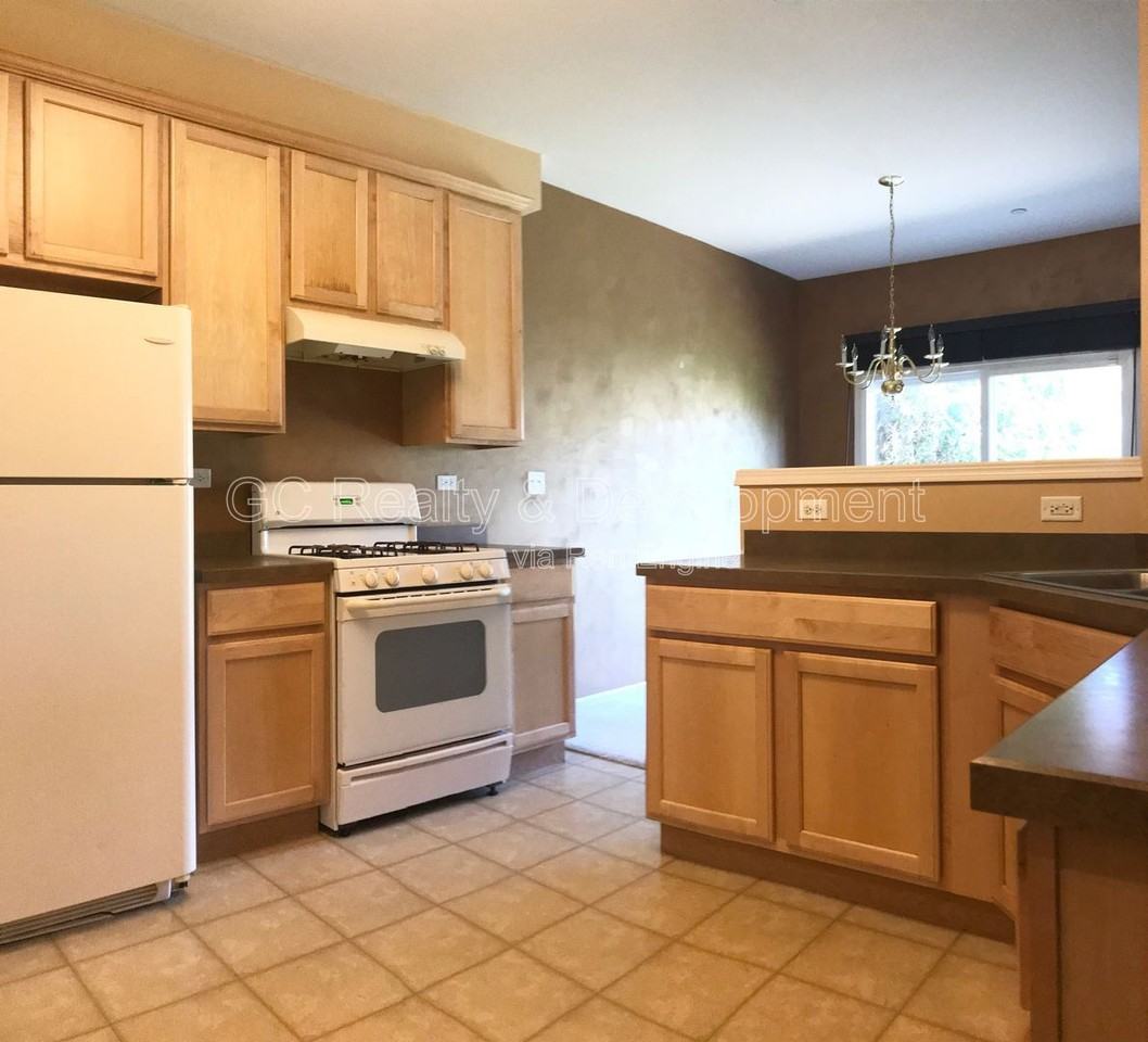 922 Kings Canyon Dr - Photo 7 of 23