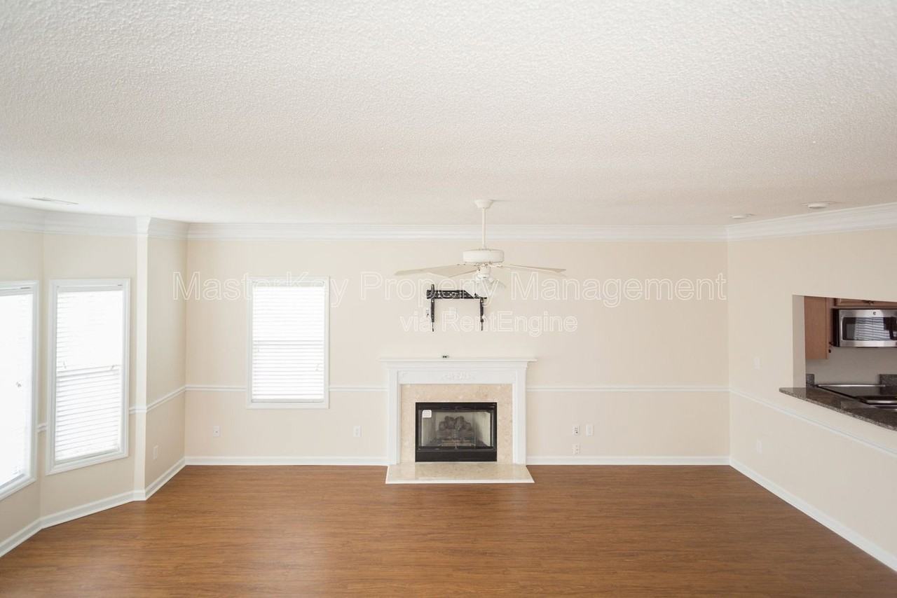 208 Pointe Crest Ct - Photo 6 of 18