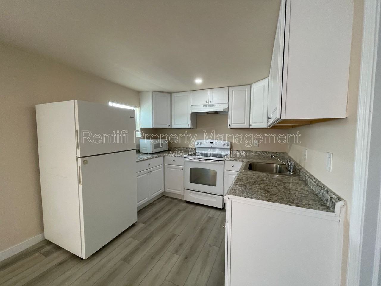 101 3rd St #2 - Photo 5 of 15