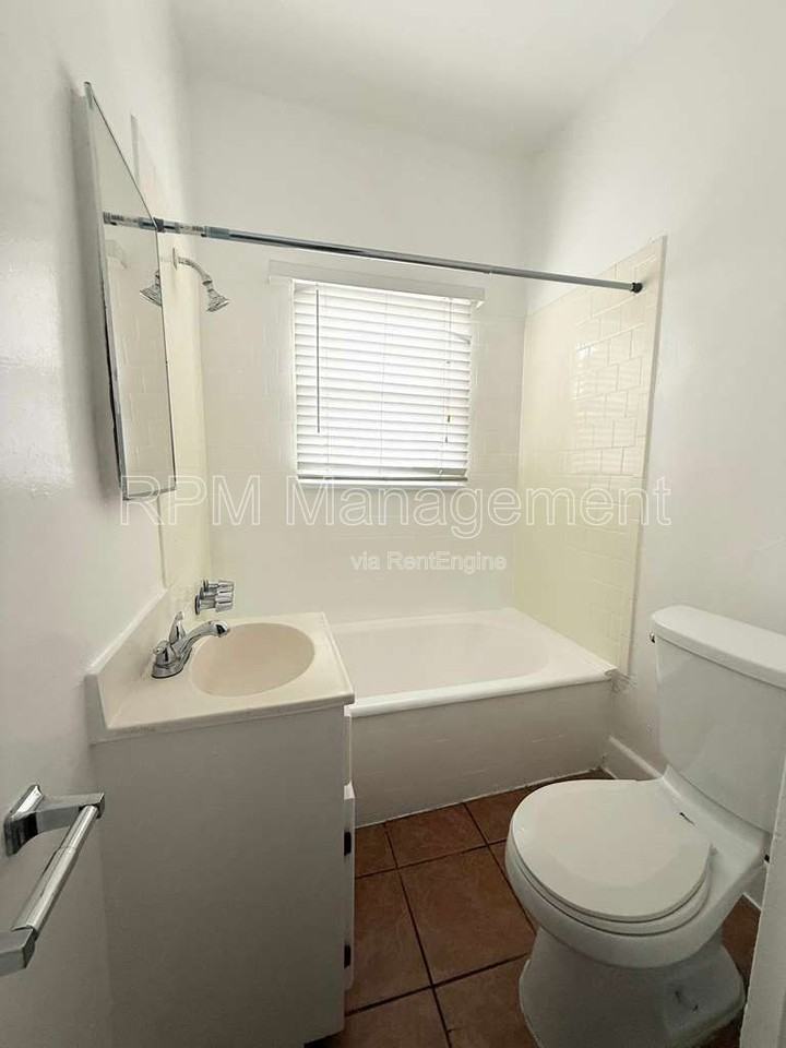 849 S Kenmore Ave #38 - Photo 6 of 6