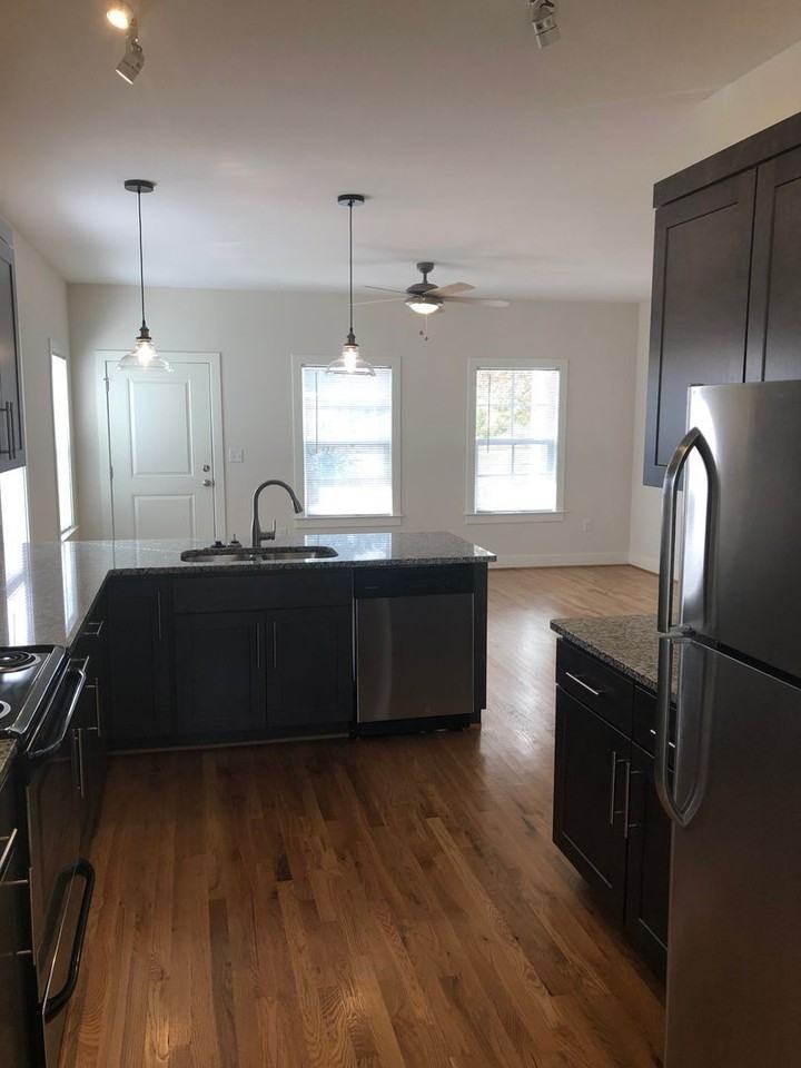 313 W 14th St #A - Photo 5 of 19