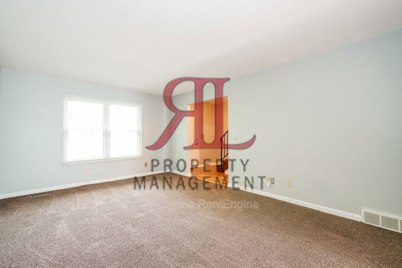119 Stornoway Dr E - Photo 5 of 17