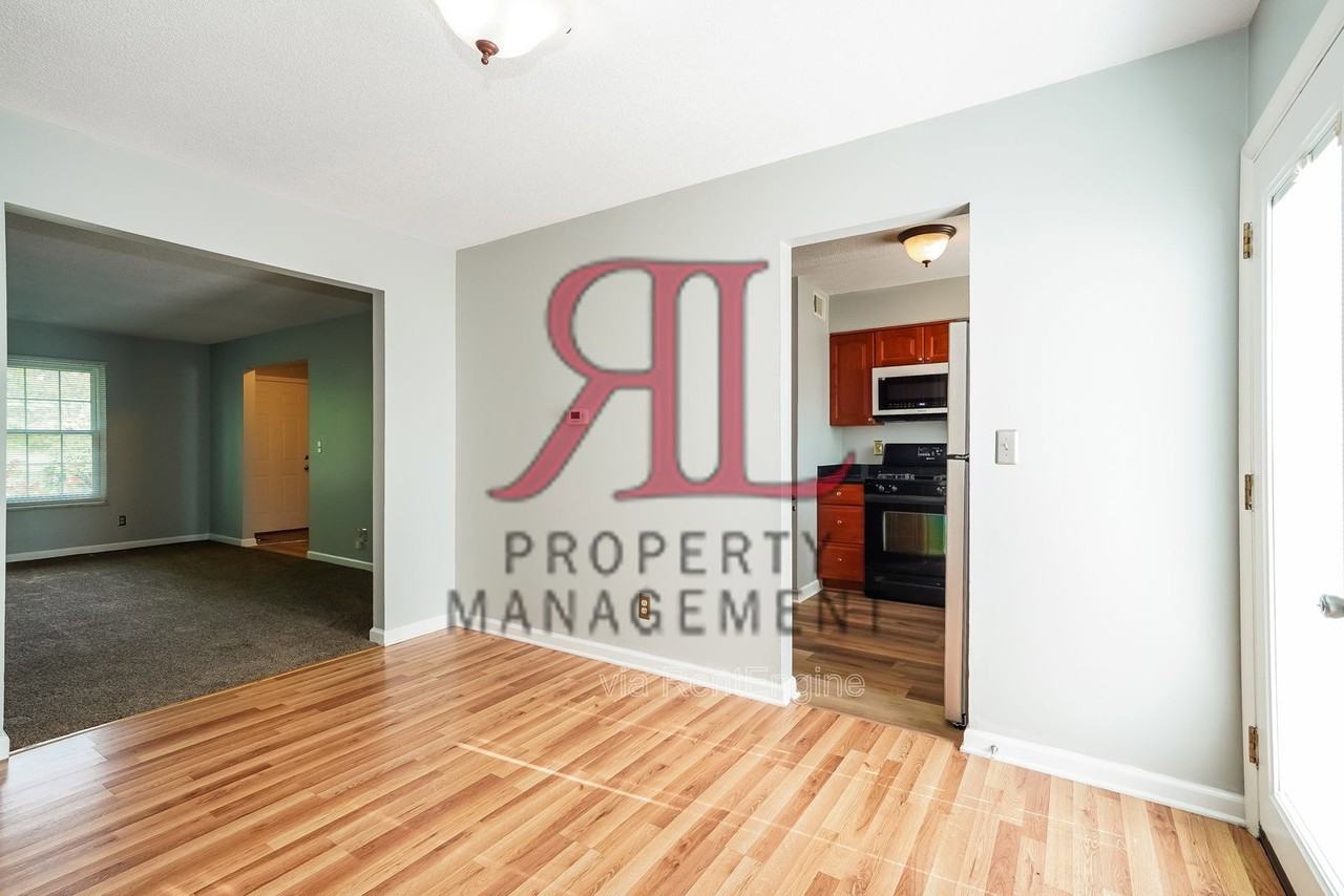 119 Stornoway Dr E - Photo 6 of 17