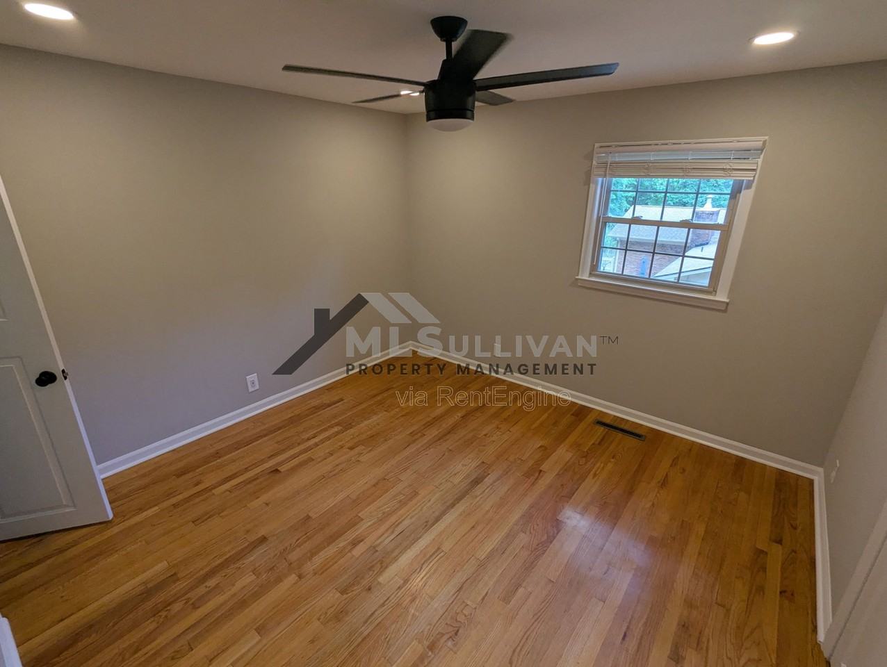 6226 Dello St - Photo 7 of 15