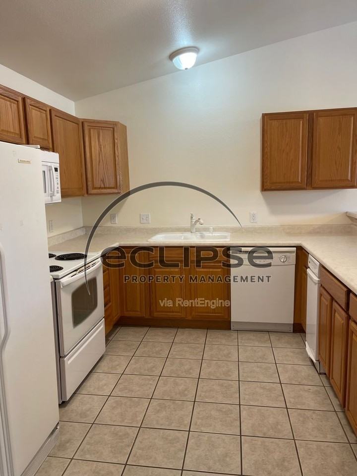 497 Coronado Ct #D - Photo 5 of 17