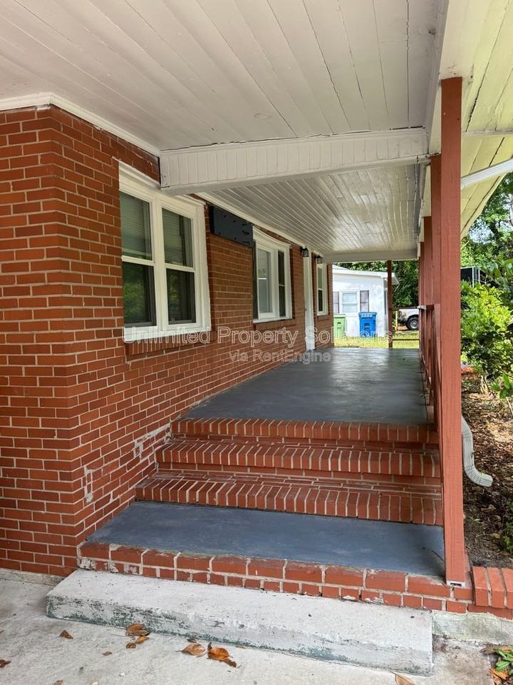 4938 Wrightsville Ave - Photo 6 of 24