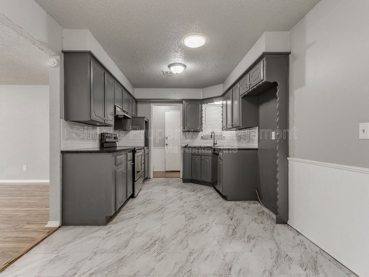 7505 Nw 29th St - Photo 3 of 29