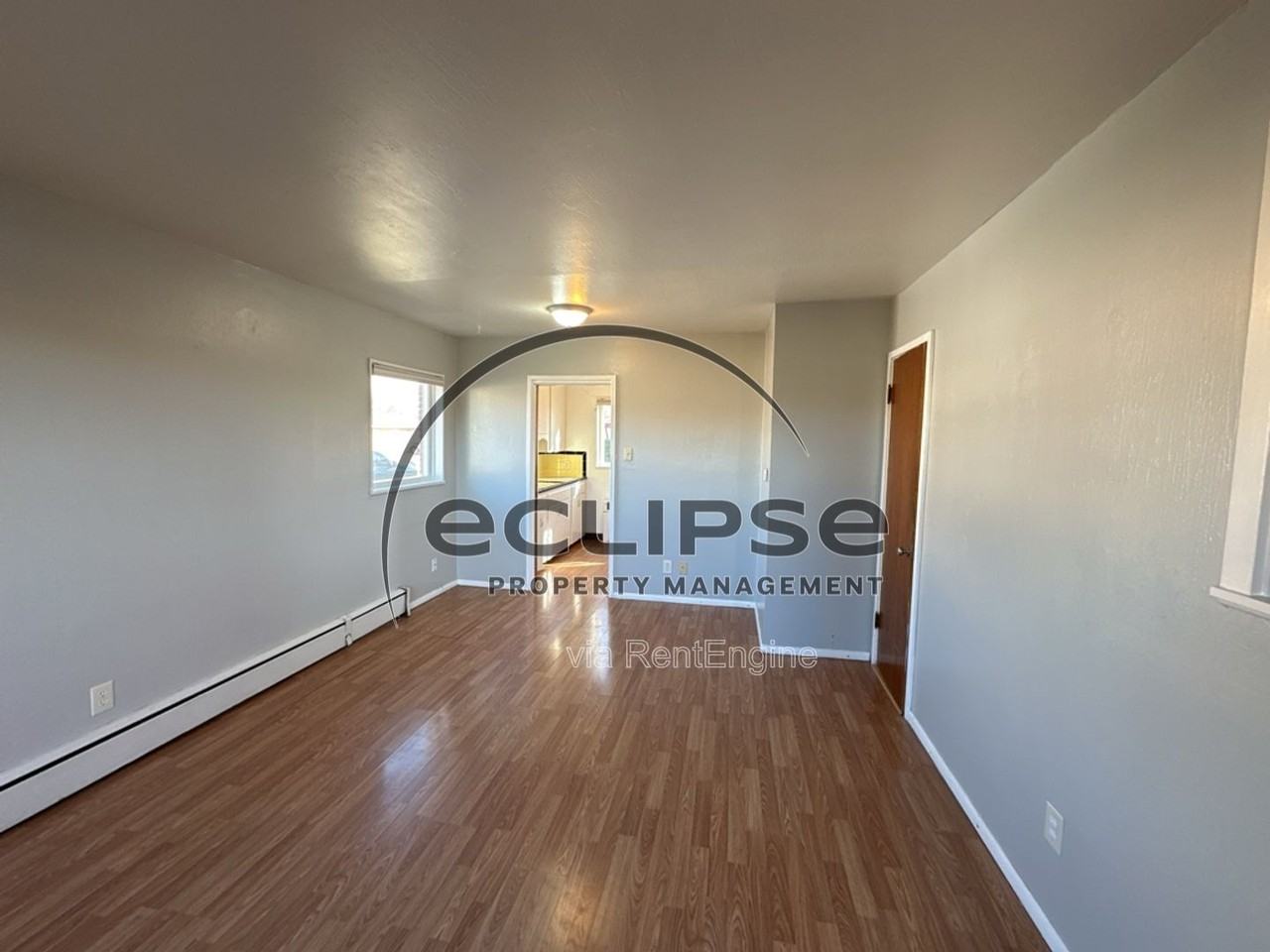 1823 Gunnison Ave - Photo 3 of 17