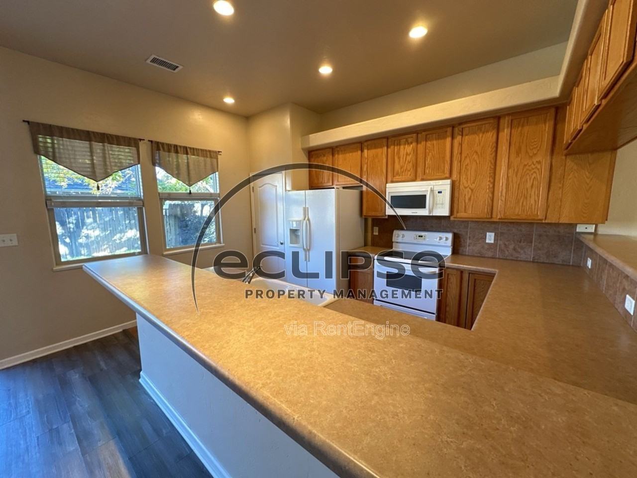 2508 Pierce Ave - Photo 6 of 20
