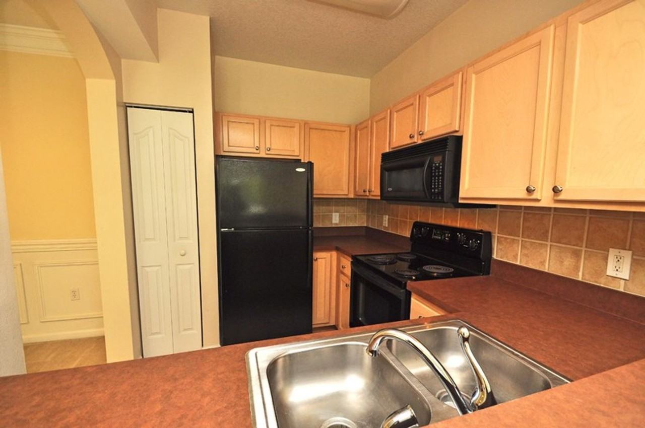 12861 Madison Pointe Cir #106 - Photo 6 of 13