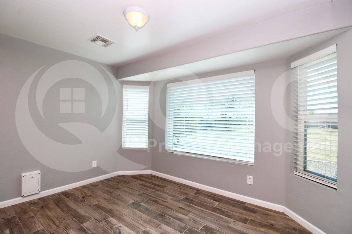 21009 S 194th St - Photo 6 of 20