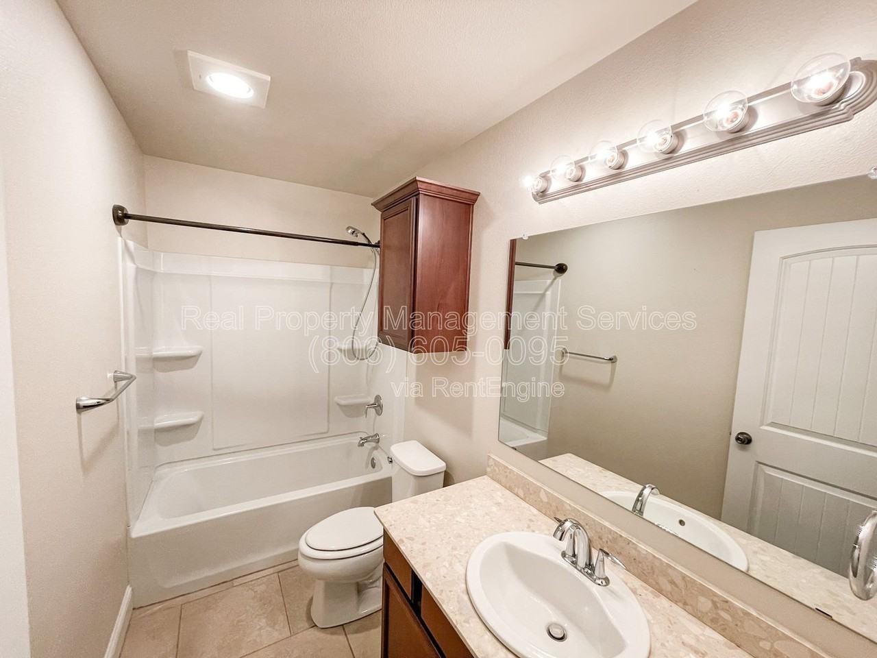 6930 37th St - Photo 7 of 12