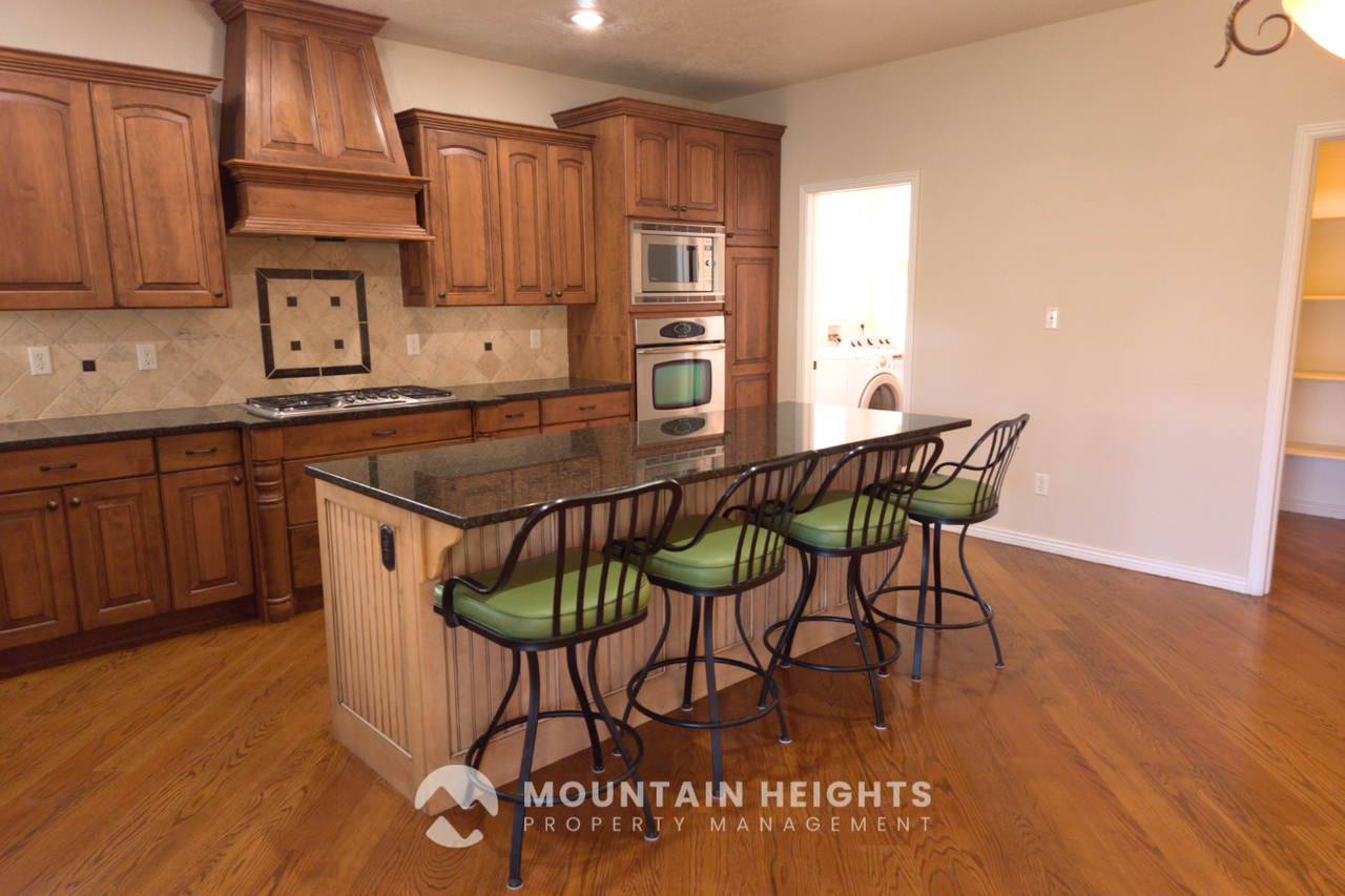 744 W Lazy Oak Way - Photo 4 of 33