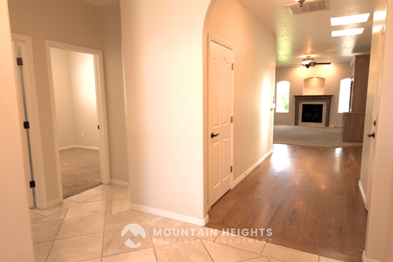 744 W Lazy Oak Way - Photo 6 of 33
