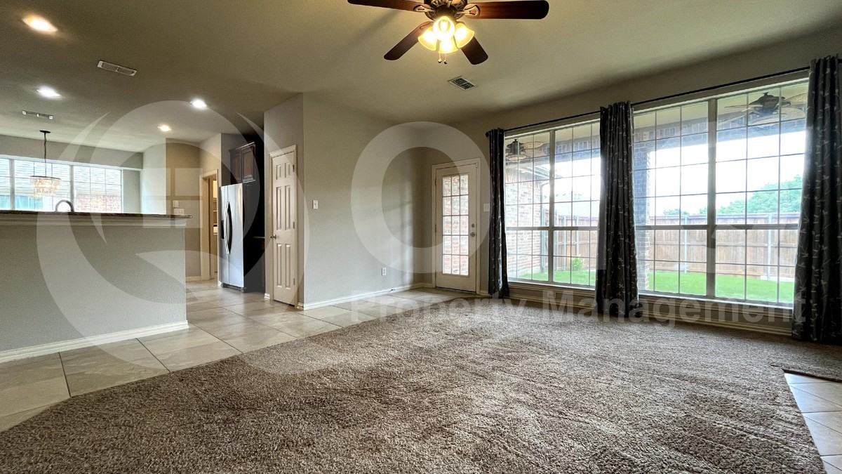 6798 Lee Meadow Dr - Photo 5 of 30