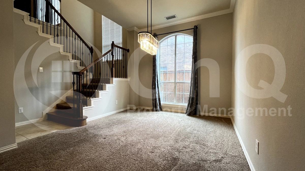 6798 Lee Meadow Dr - Photo 7 of 30