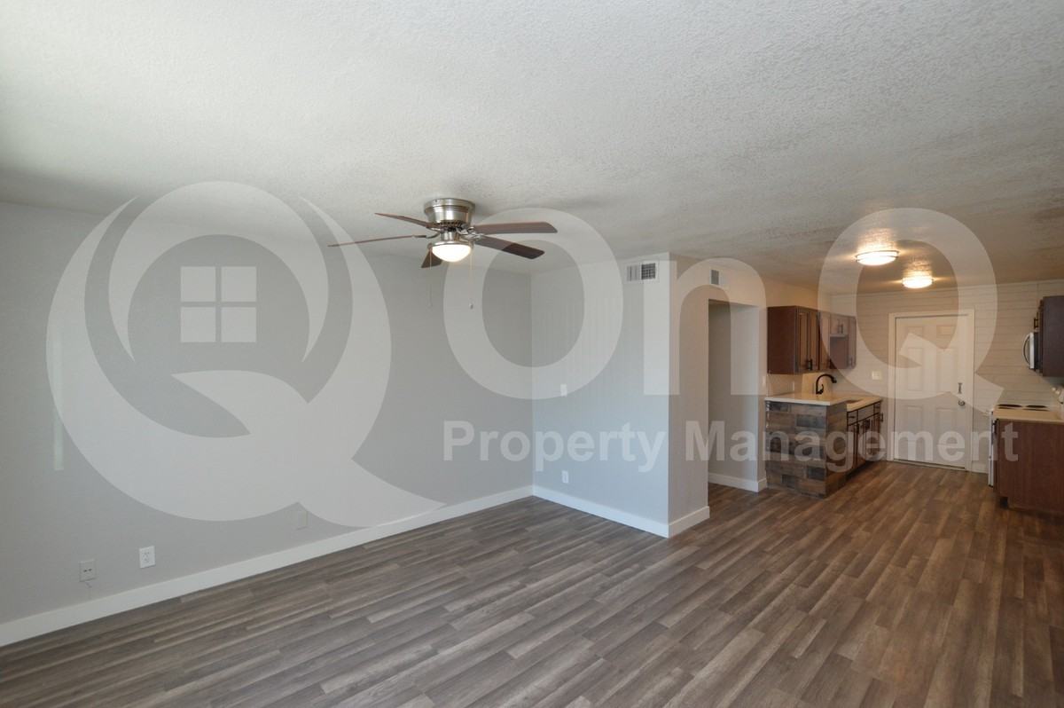 6044 N 21st Ave #2 - Photo 5 of 16