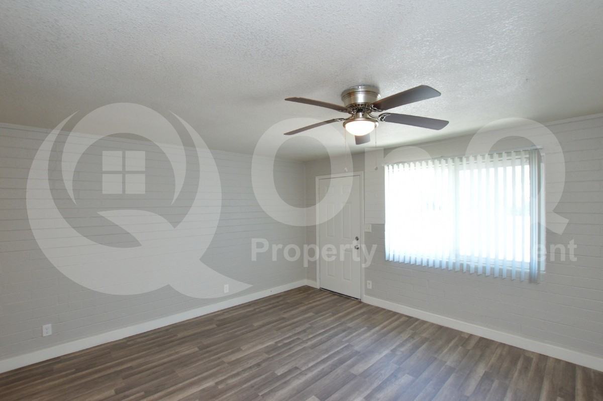 6044 N 21st Ave #2 - Photo 7 of 16