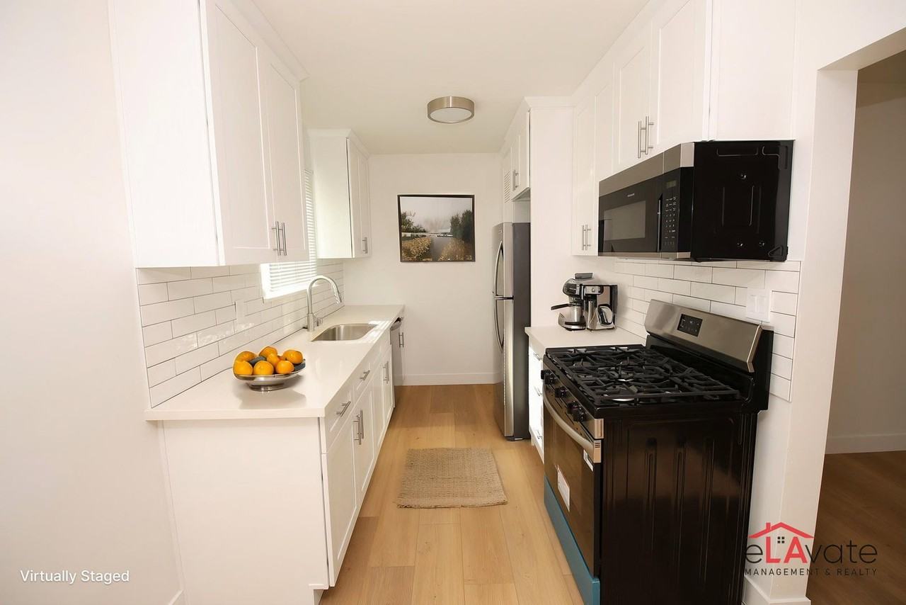 14115 Gilmore St #02 - Photo 3 of 18