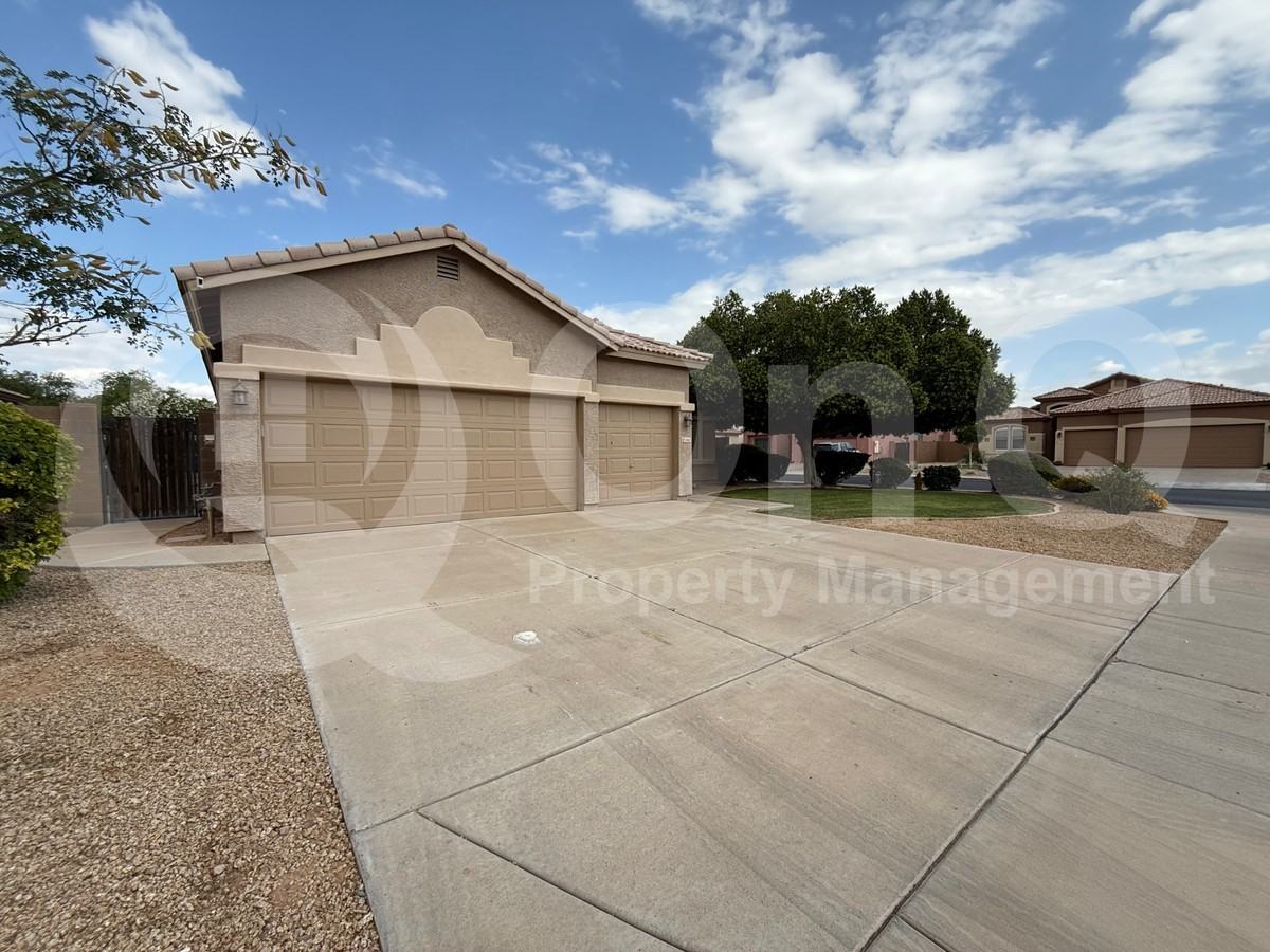 1445 S Park Grove Cir - Photo 3 of 33