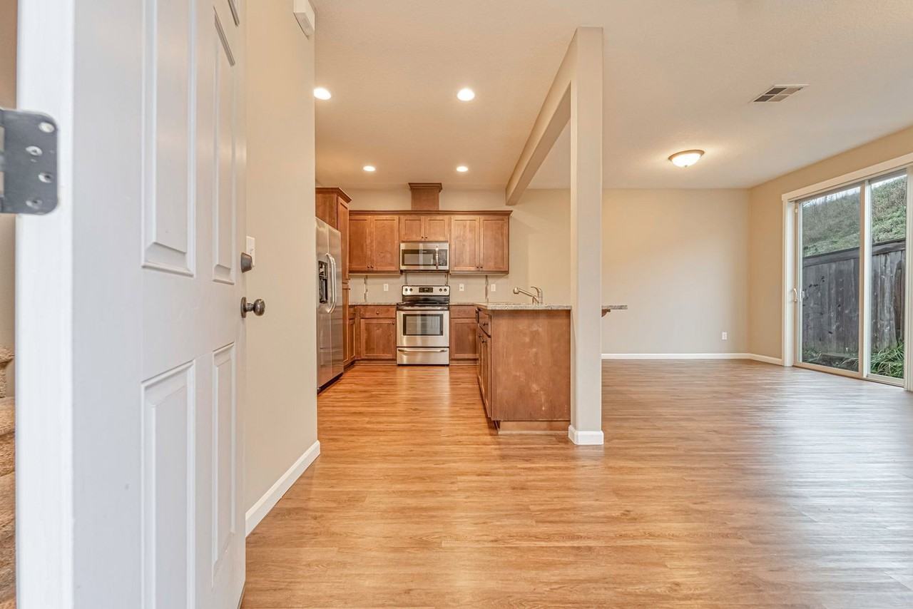 4316 Ne 34th Cir - Photo 5 of 33