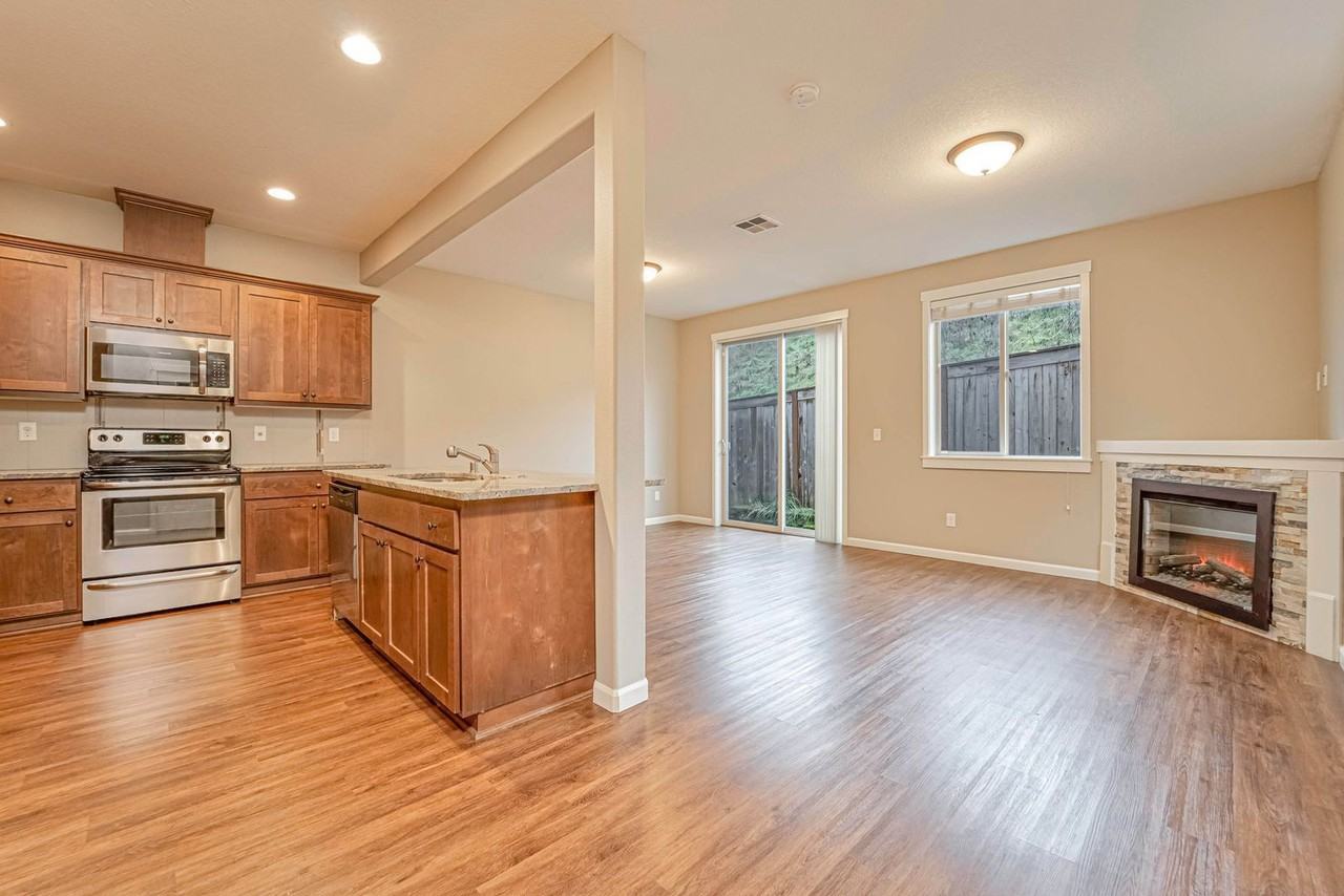 4316 Ne 34th Cir - Photo 6 of 33