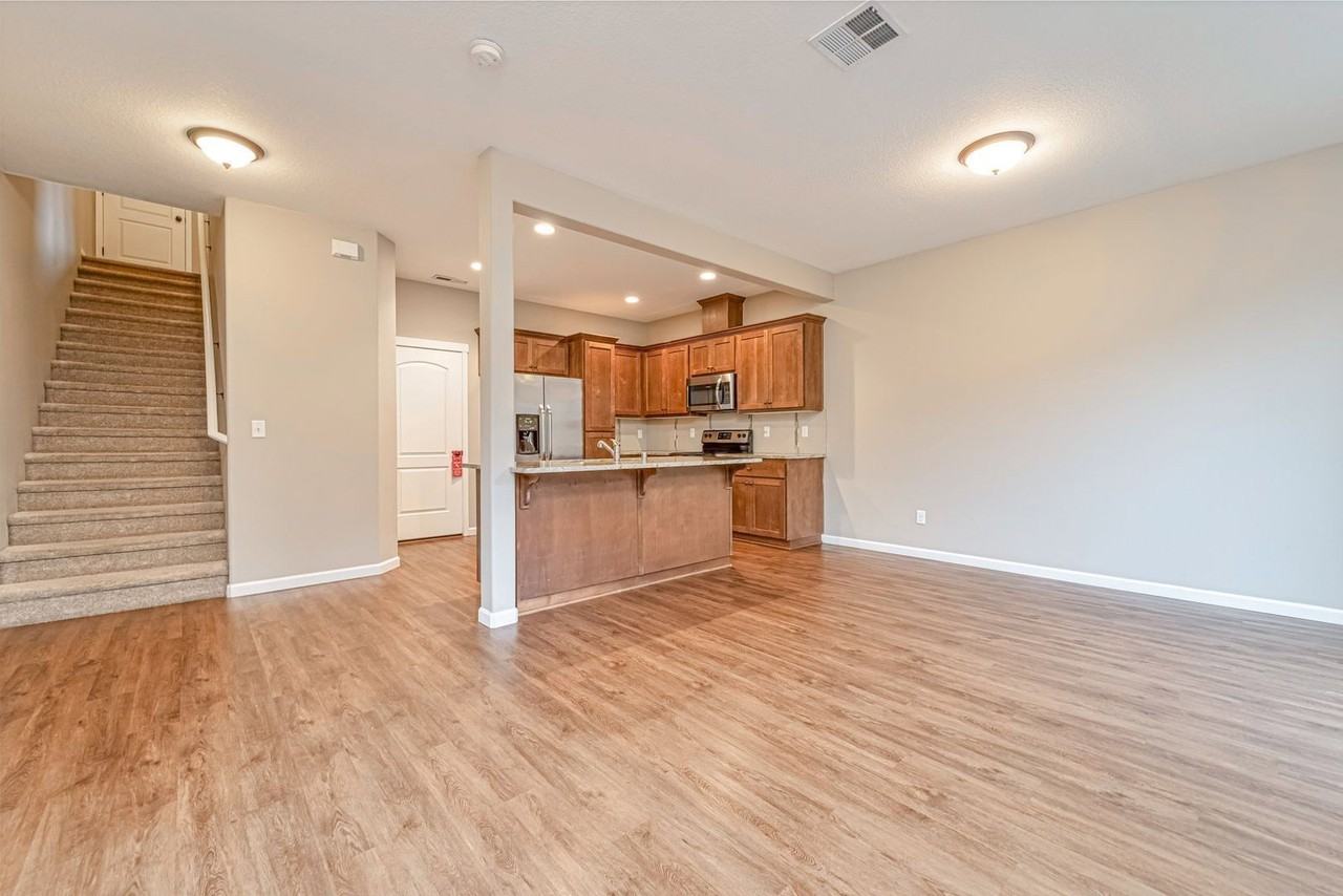 4316 Ne 34th Cir - Photo 7 of 33