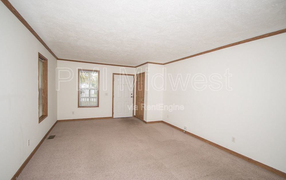 11845 Center St - Photo 4 of 25