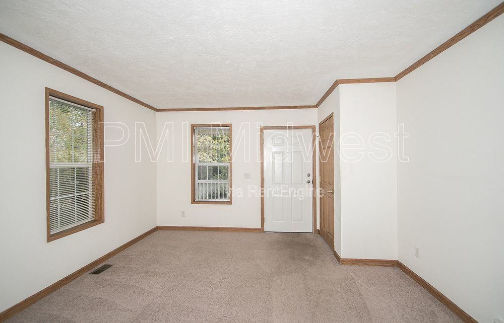 11845 Center St - Photo 5 of 25