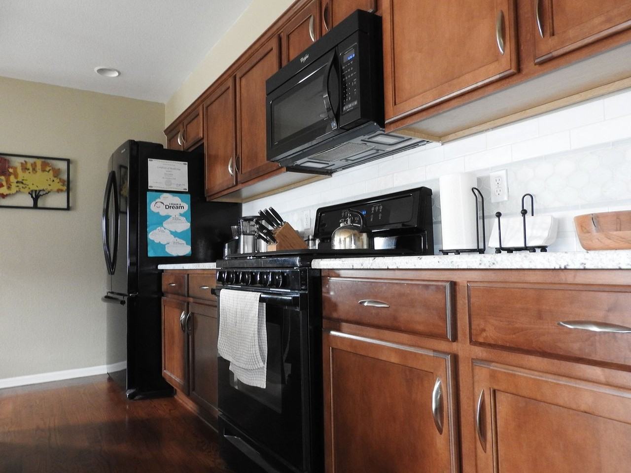 3595 Akron St - Photo 5 of 18