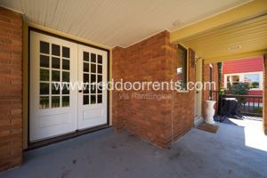 featured image of 412 N Merrill St