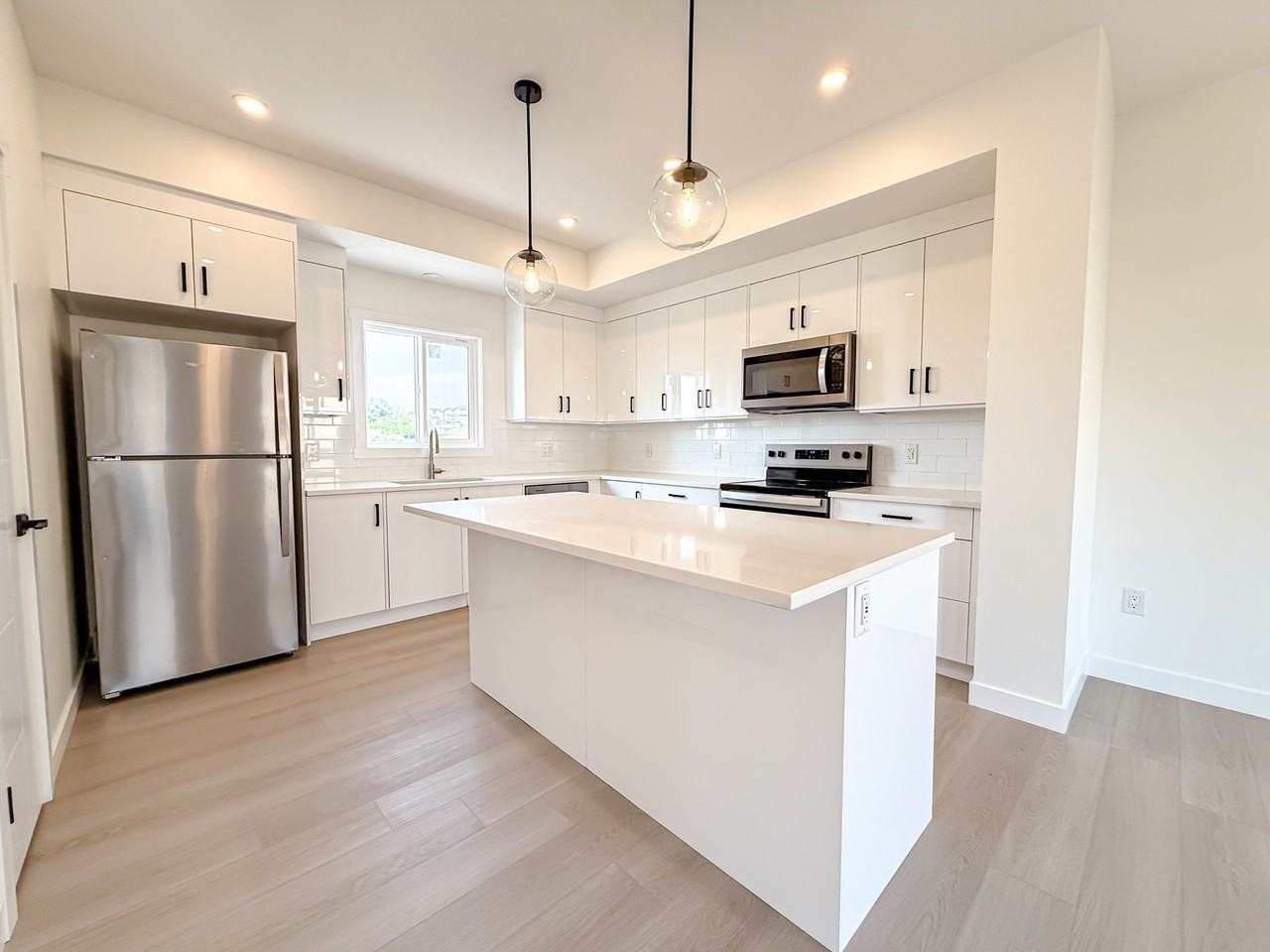 273 Sage Hill Circle NW, Calgary - Photo 2 of 30