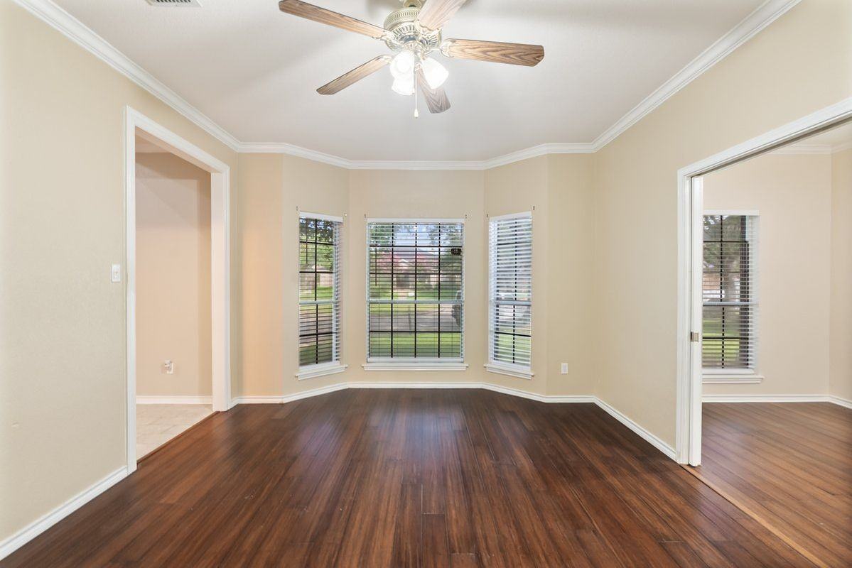 7030 Chiswick Dr - Photo 5 of 17
