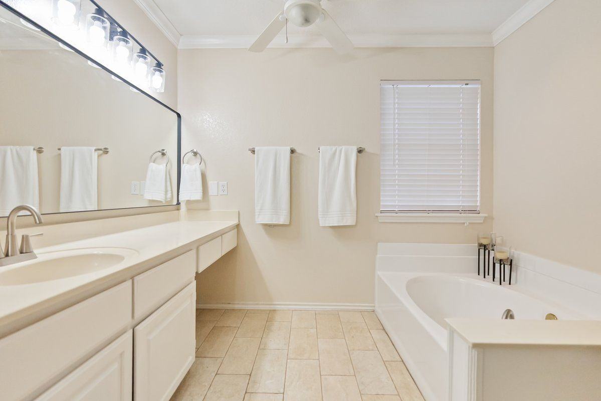 7030 Chiswick Dr - Photo 7 of 17