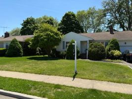 featured image of 20 Gainsboro Ln