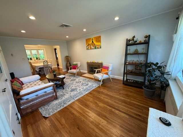 20 Gainsboro Ln - Photo 2 of 8