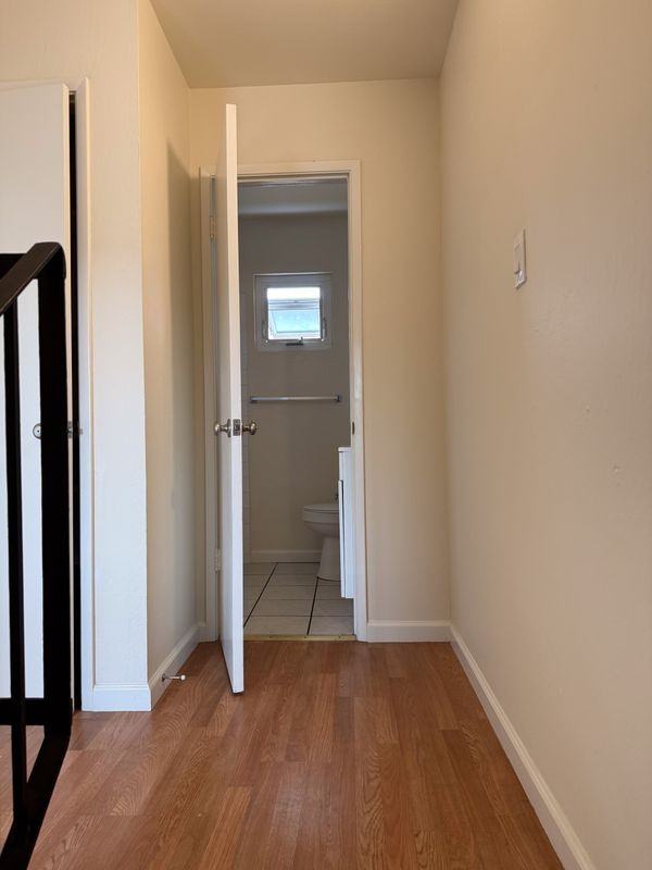 721 Western Ave - Photo 5 of 11
