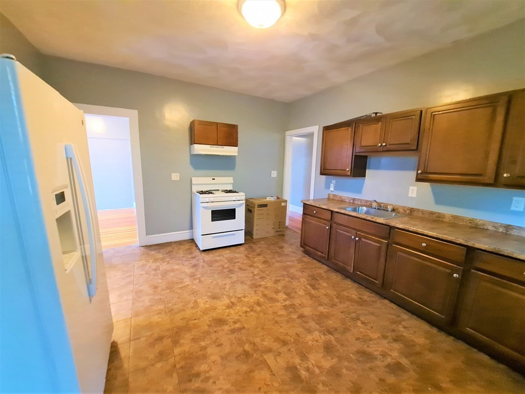 263 Talbot Ave - Photo 4 of 16
