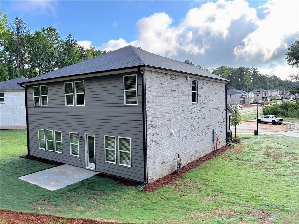 7811 Richmond Trl - Photo 4 of 28