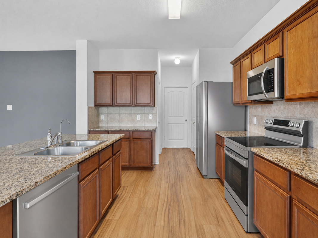 1702 Wild Rye Cir - Photo 2 of 38
