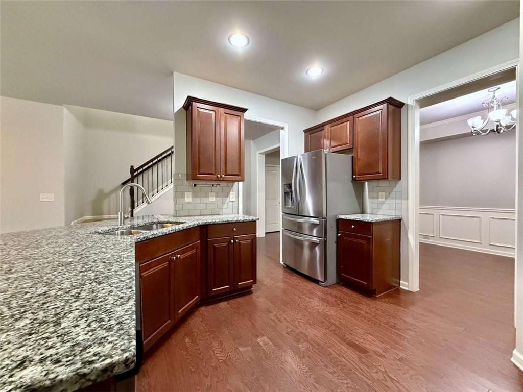 5115 Breezewood Cir - Photo 6 of 40