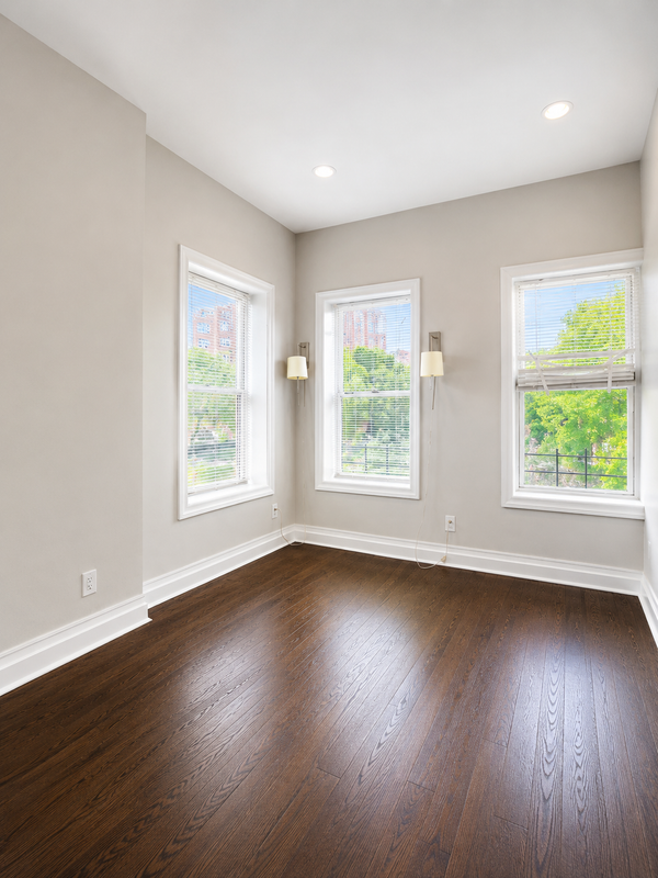 1126 Prospect Pl - Photo 4 of 13