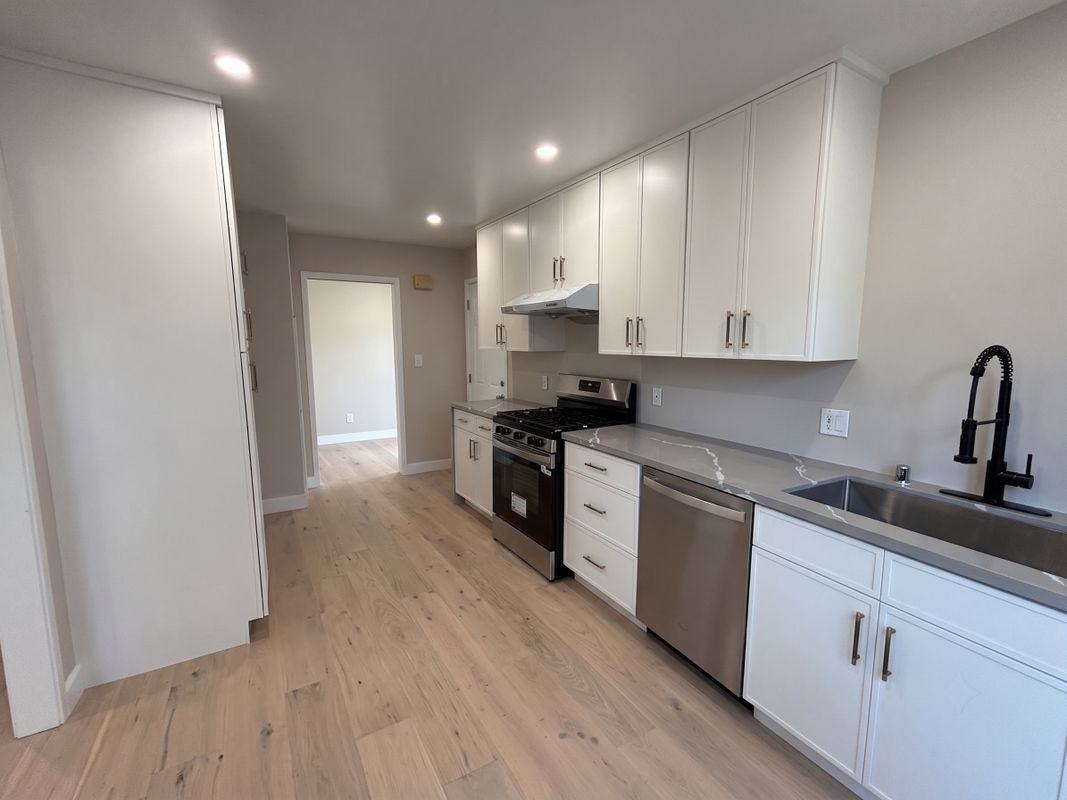 1534 Fernside St - Photo 5 of 11