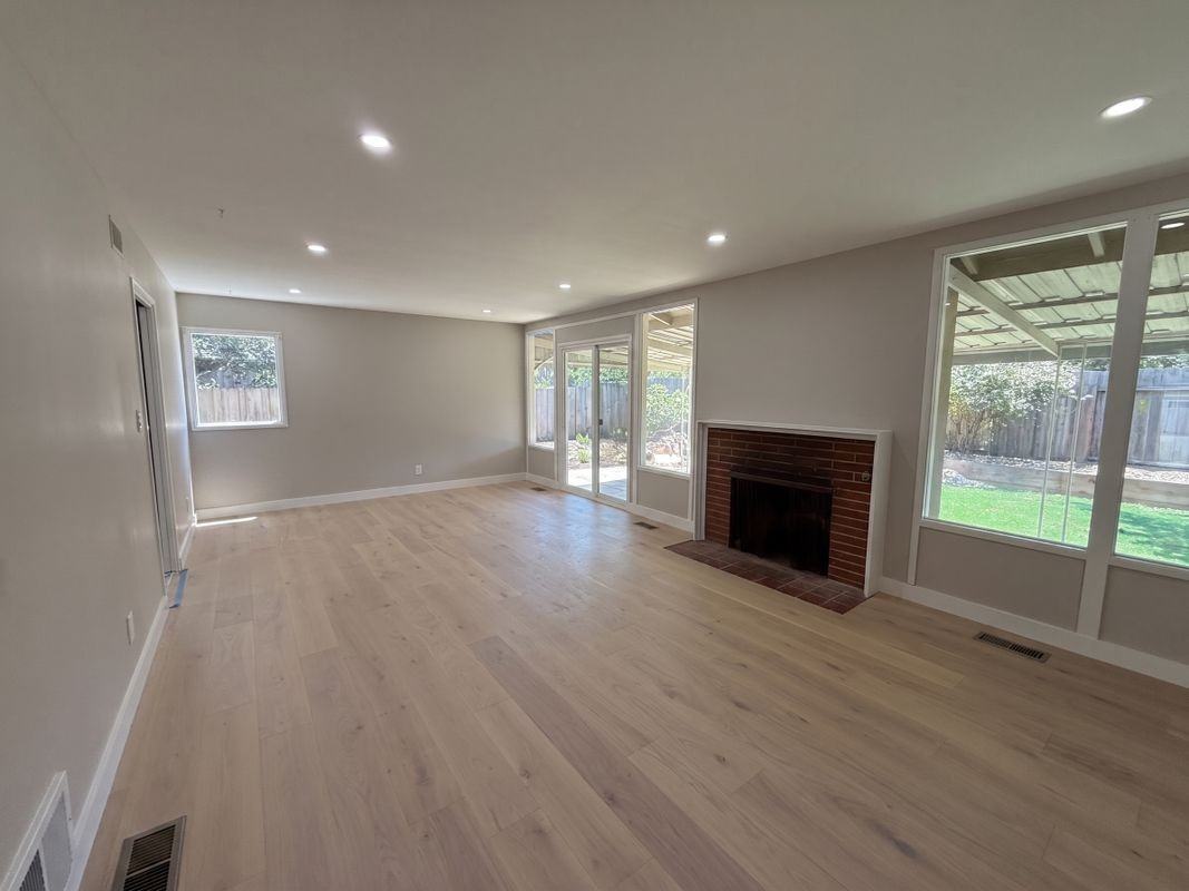 1534 Fernside St - Photo 6 of 11